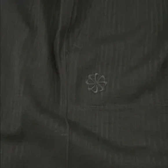 Nike Yoga Black Training 5" Shorts New with Tags Large - Picture 5 of 6